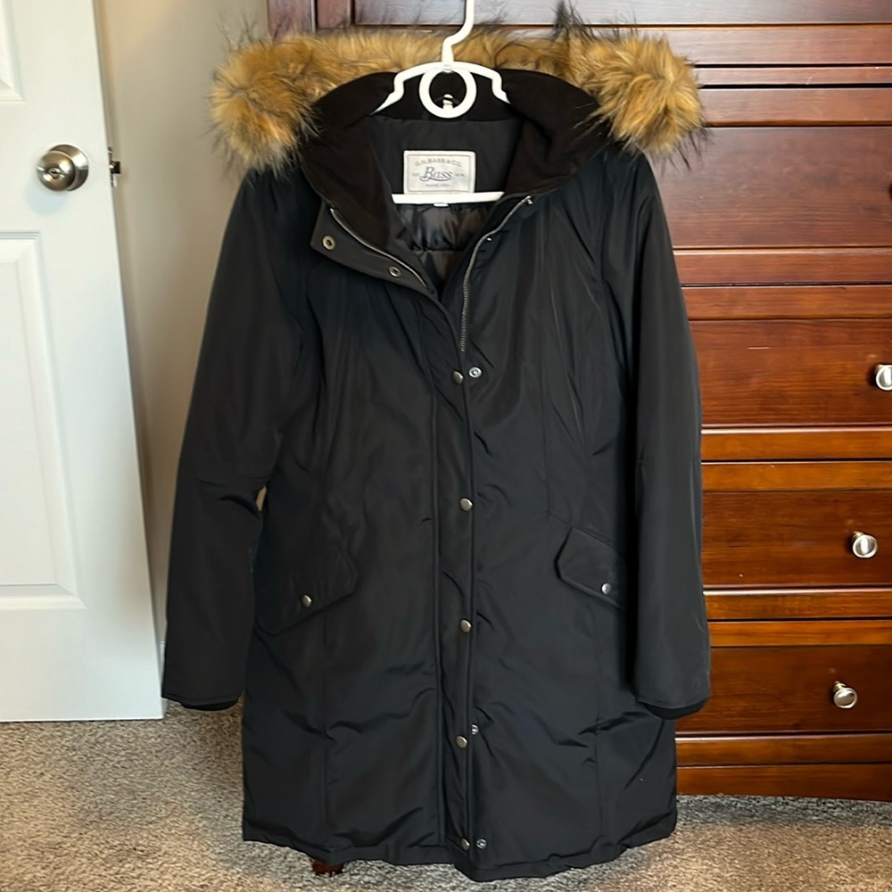 G.H. Bass & Co. Women’s Long Black Hooded Winter Jacket Super Warm Size Medium